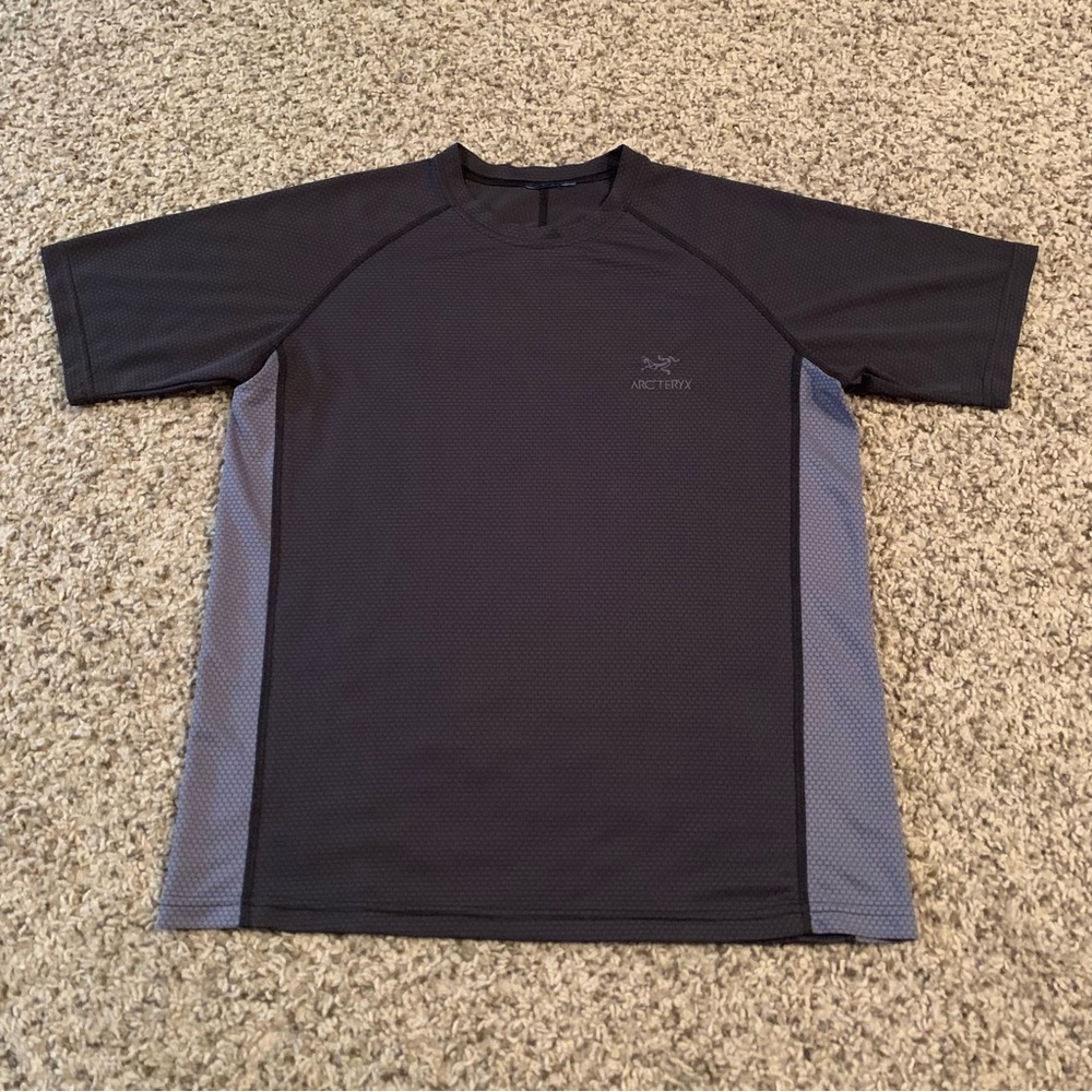 Arcteryx Mens T Shirt Black Size M Medium Activewear Athletic Embroidered